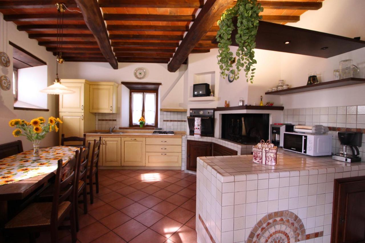 Casale Lorenzo Subbiano Esterno foto