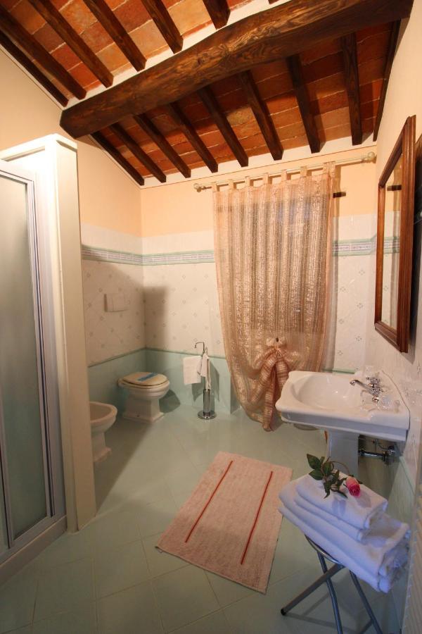 Casale Lorenzo Subbiano Esterno foto