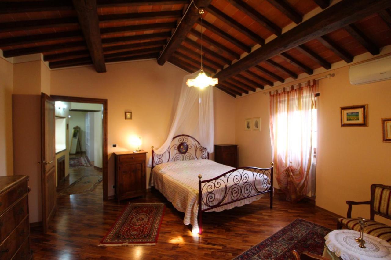 Casale Lorenzo Subbiano Esterno foto